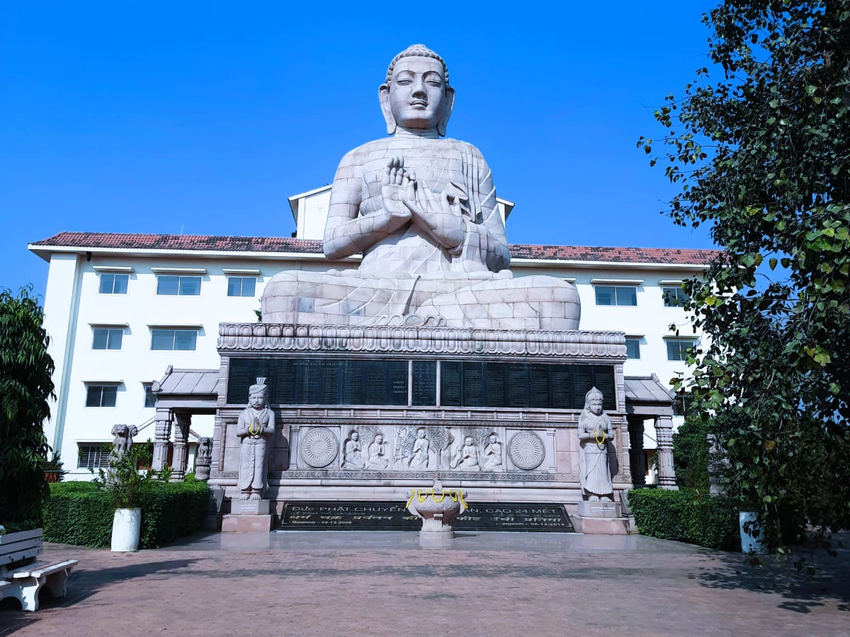 Vietnami Pink Temple